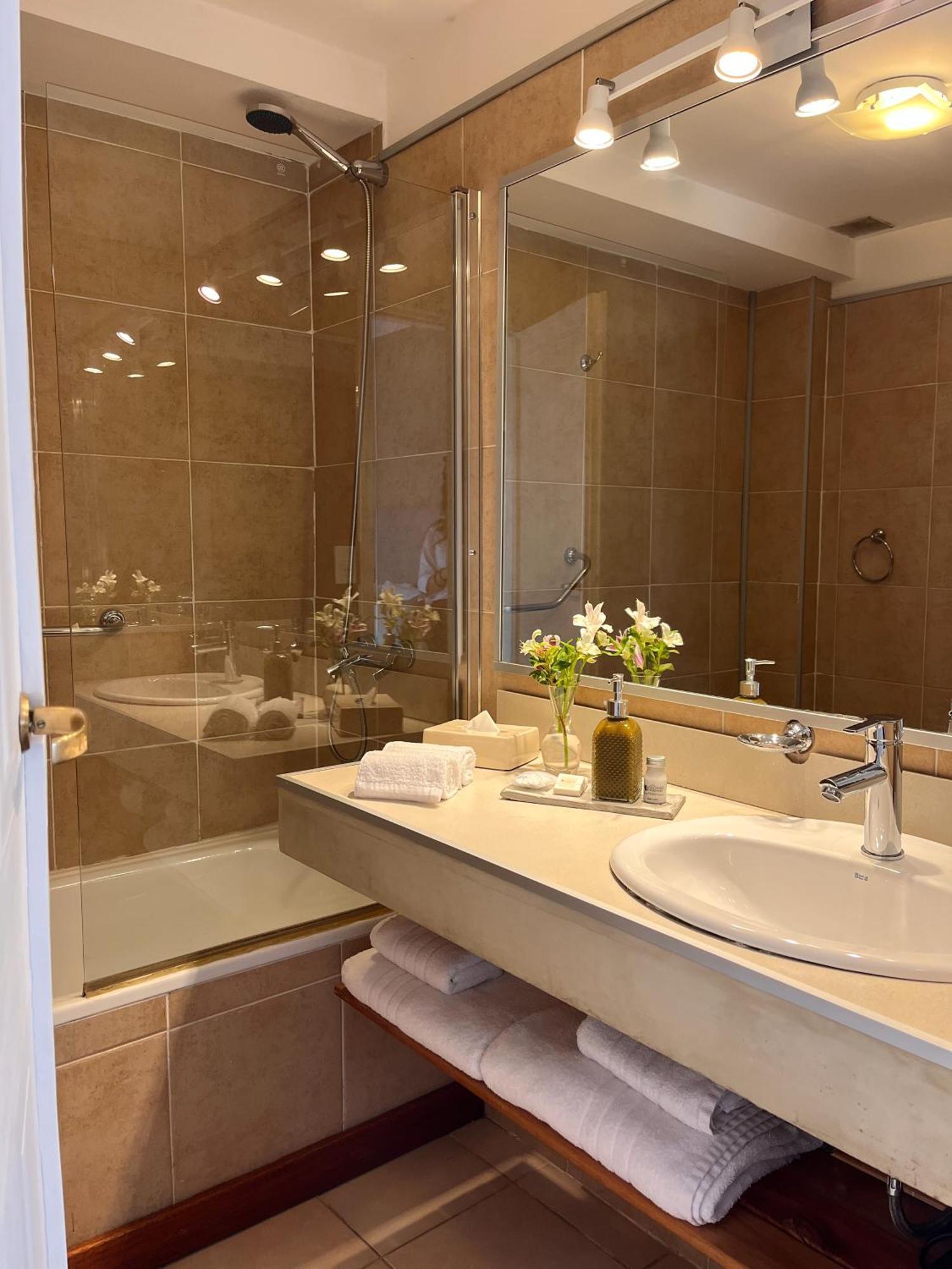 Los Ponchos Hotel El Calafate Zimmer foto